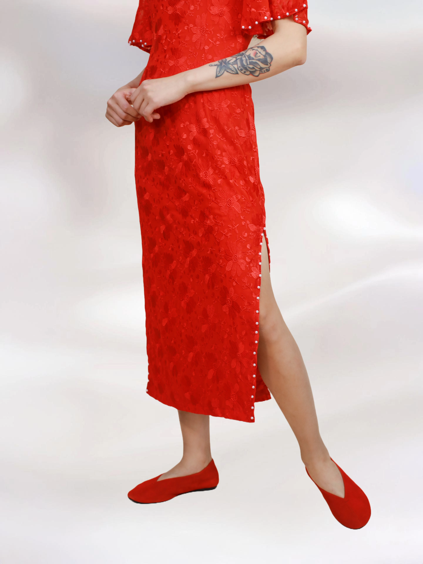 Pearl-Edged Red Begonia Qipao 珍珠红海棠